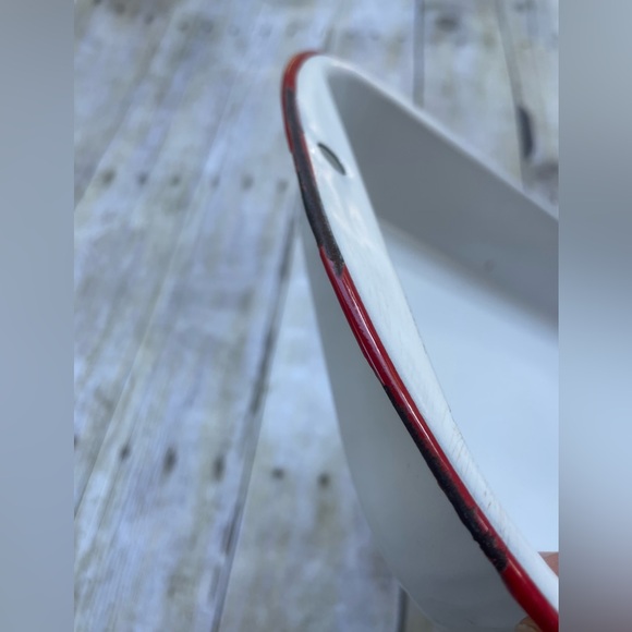 Vintage Enamelware Cake Pan - Picture 3 of 9